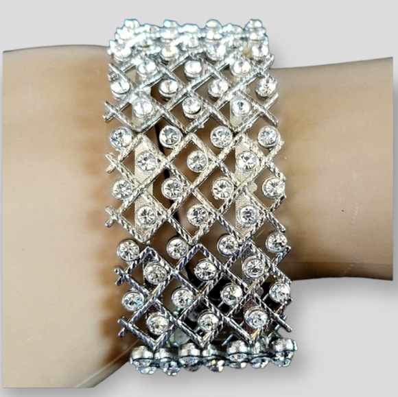 Vintage Clear Rhinestone Silver Tone Metal Stretch Metal Cuff Bracelet - Picture 3 of 12